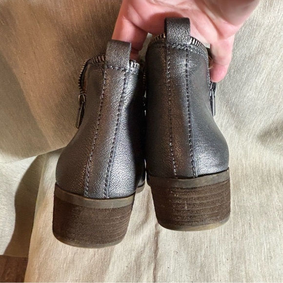 LUCKY BRAND Sz 8 Pewter Colour Pointy Toe Zipper Closure  Stacked Heel Booties - Picture 10 of 12